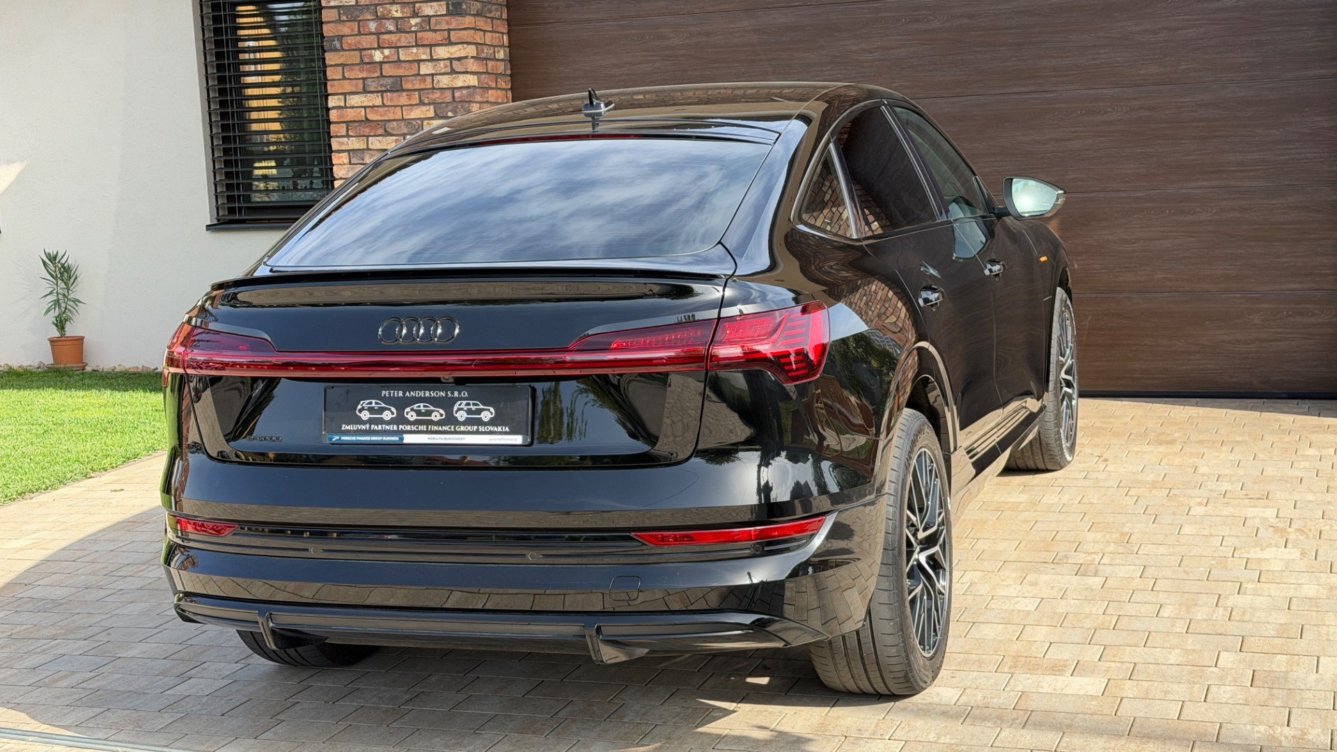 Audi E-tron 55 quattro S line — foto 7