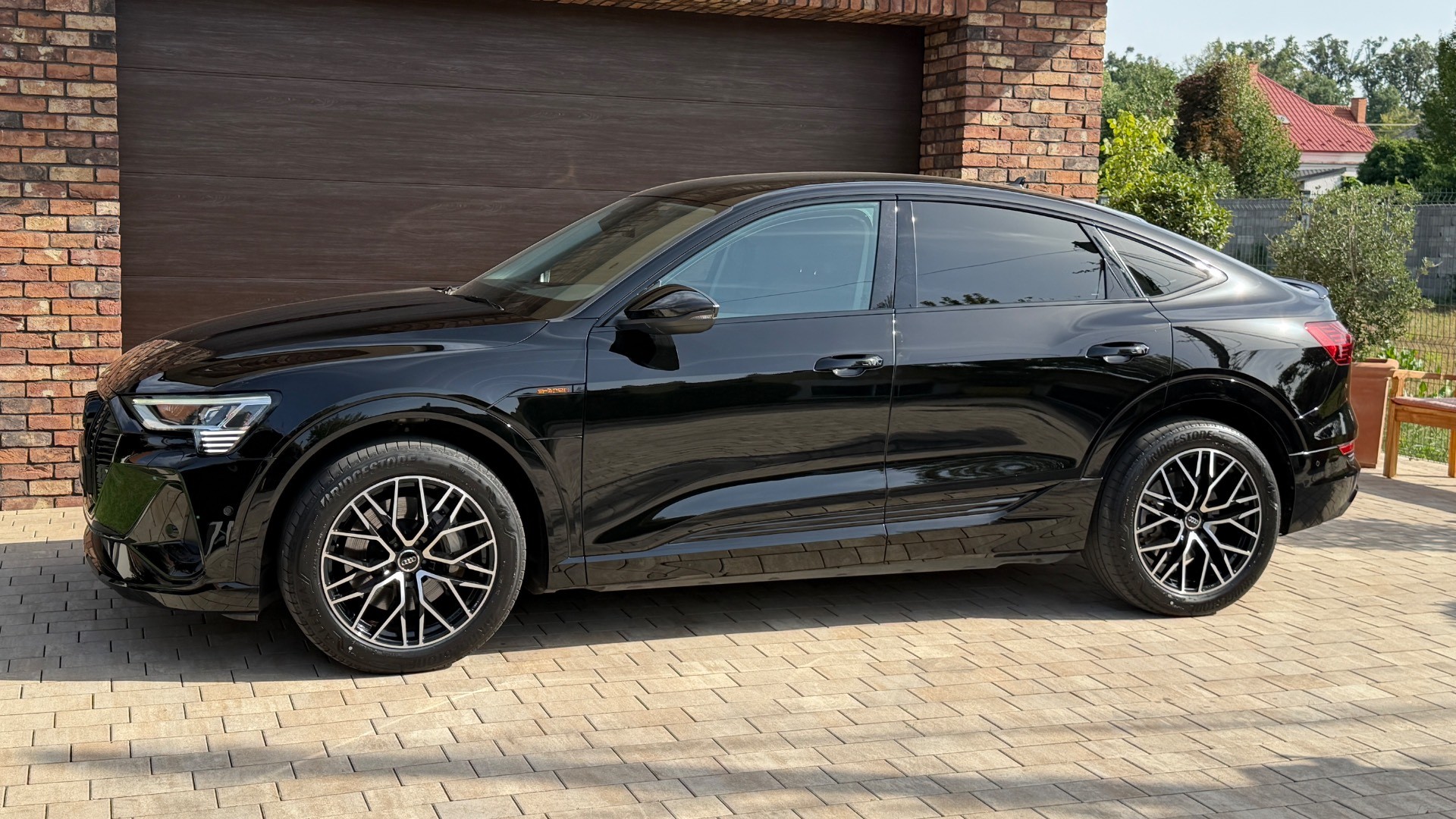 Audi E-tron 55 quattro S line — foto 12
