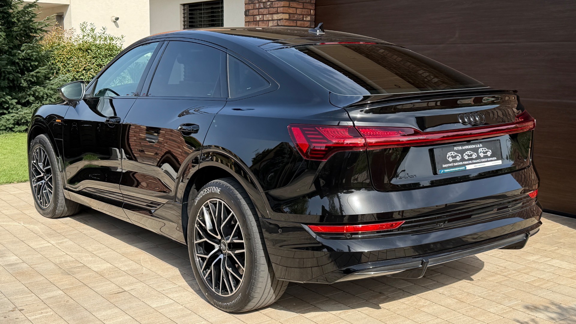 Audi E-tron 55 quattro S line — foto 14