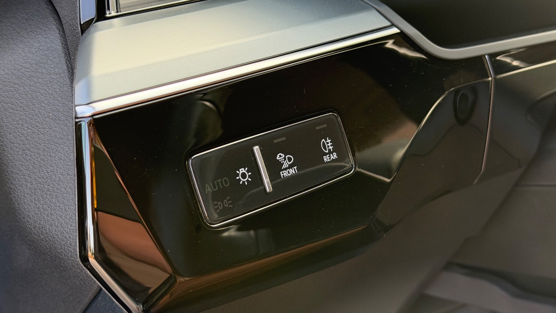 Audi E-tron 55 quattro S line — foto 30