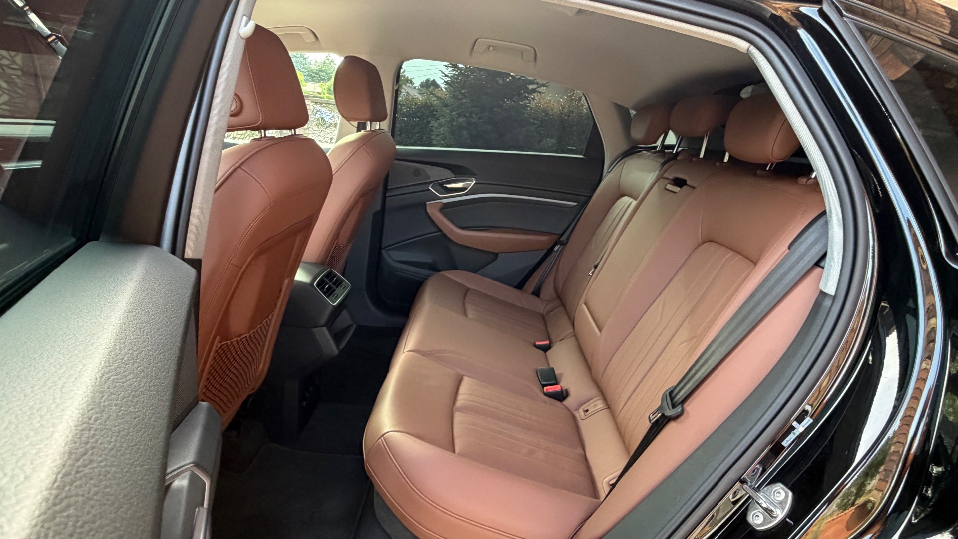 Audi E-tron 55 quattro S line — foto 31