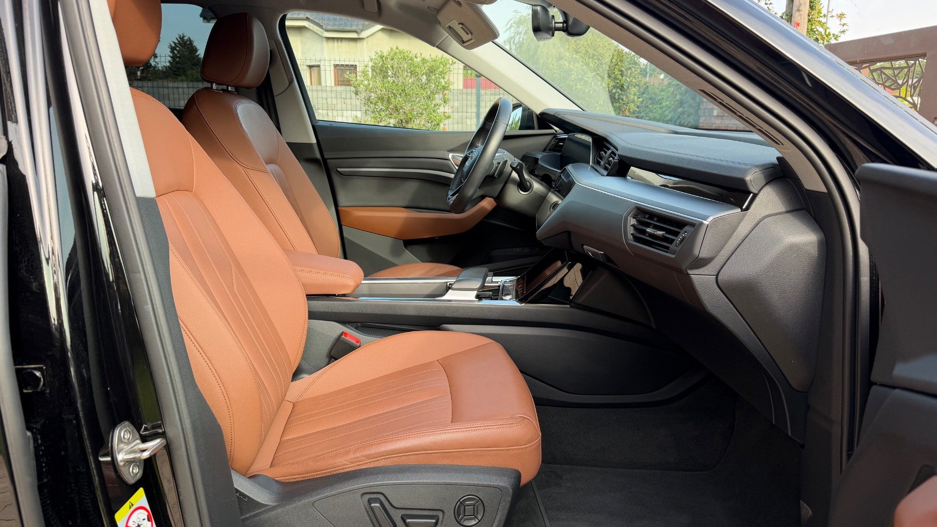 Audi E-tron 55 quattro S line — foto 32