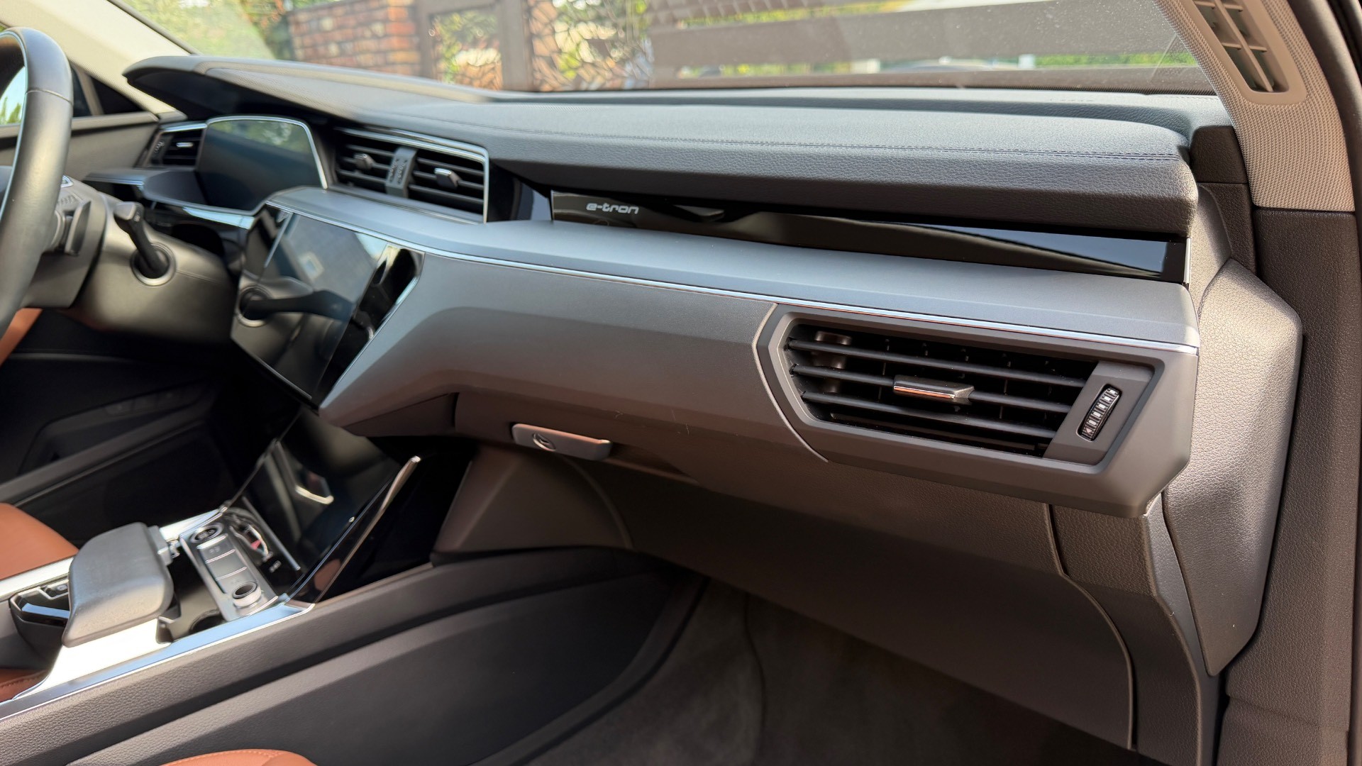 Audi E-tron 55 quattro S line — foto 33