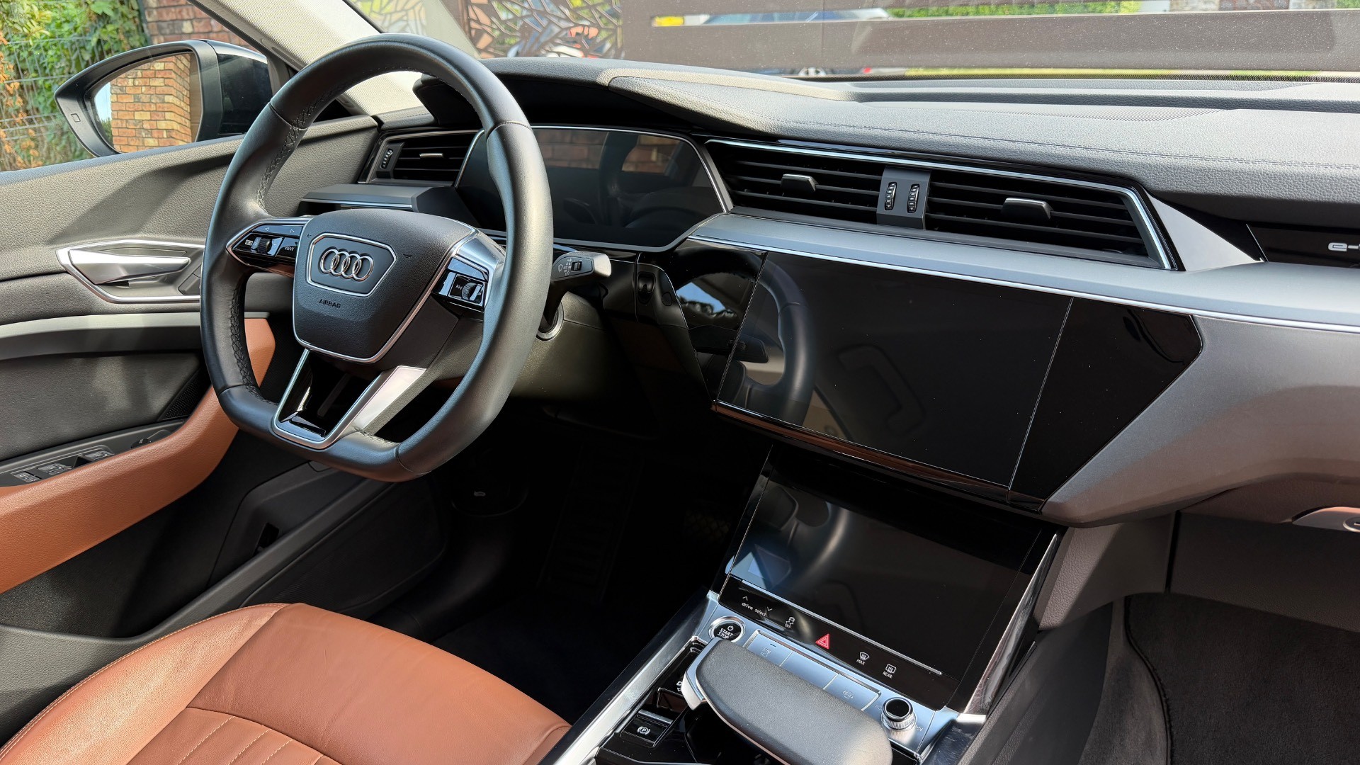 Audi E-tron 55 quattro S line — foto 34