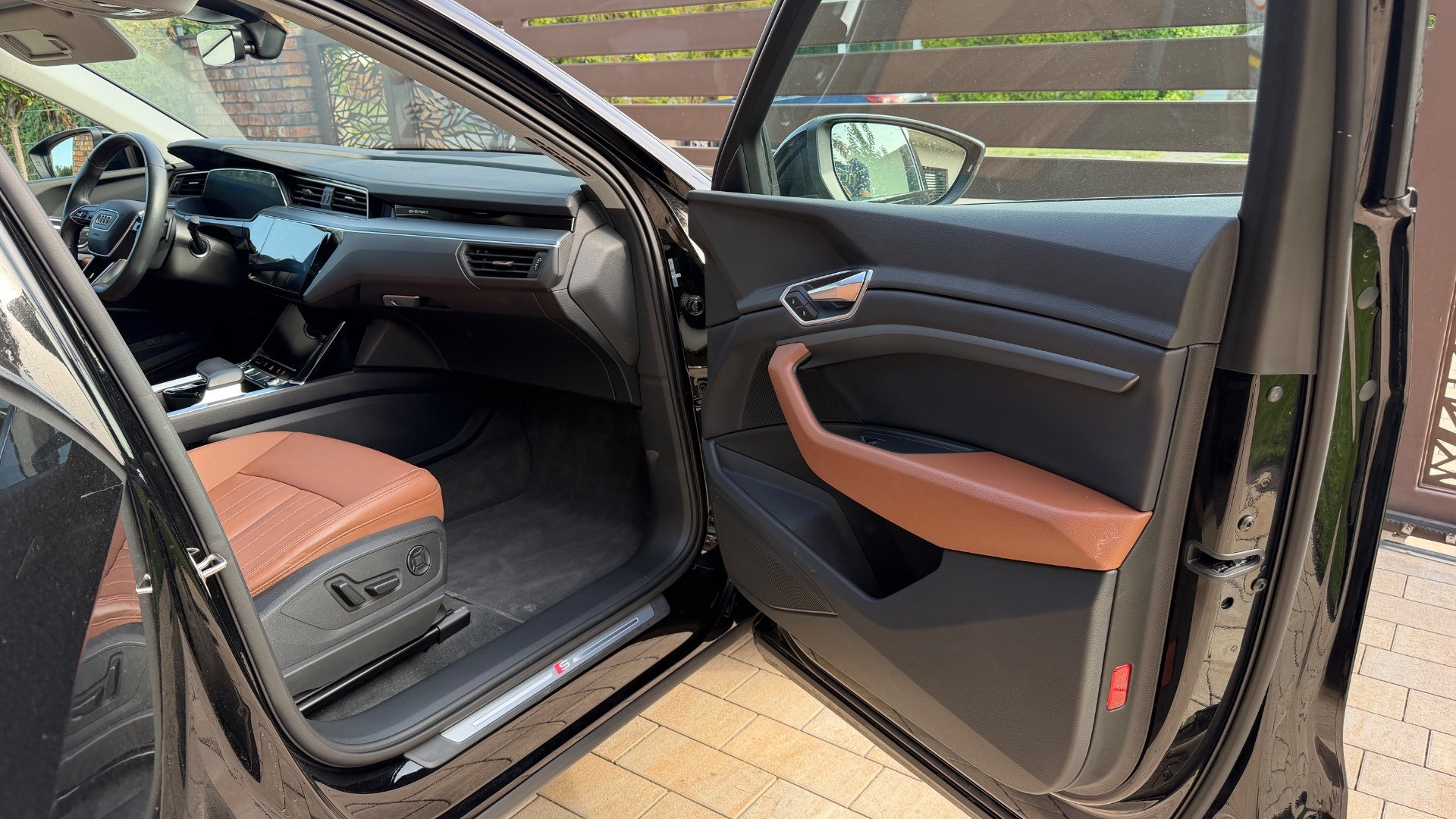 Audi E-tron 55 quattro S line — foto 39