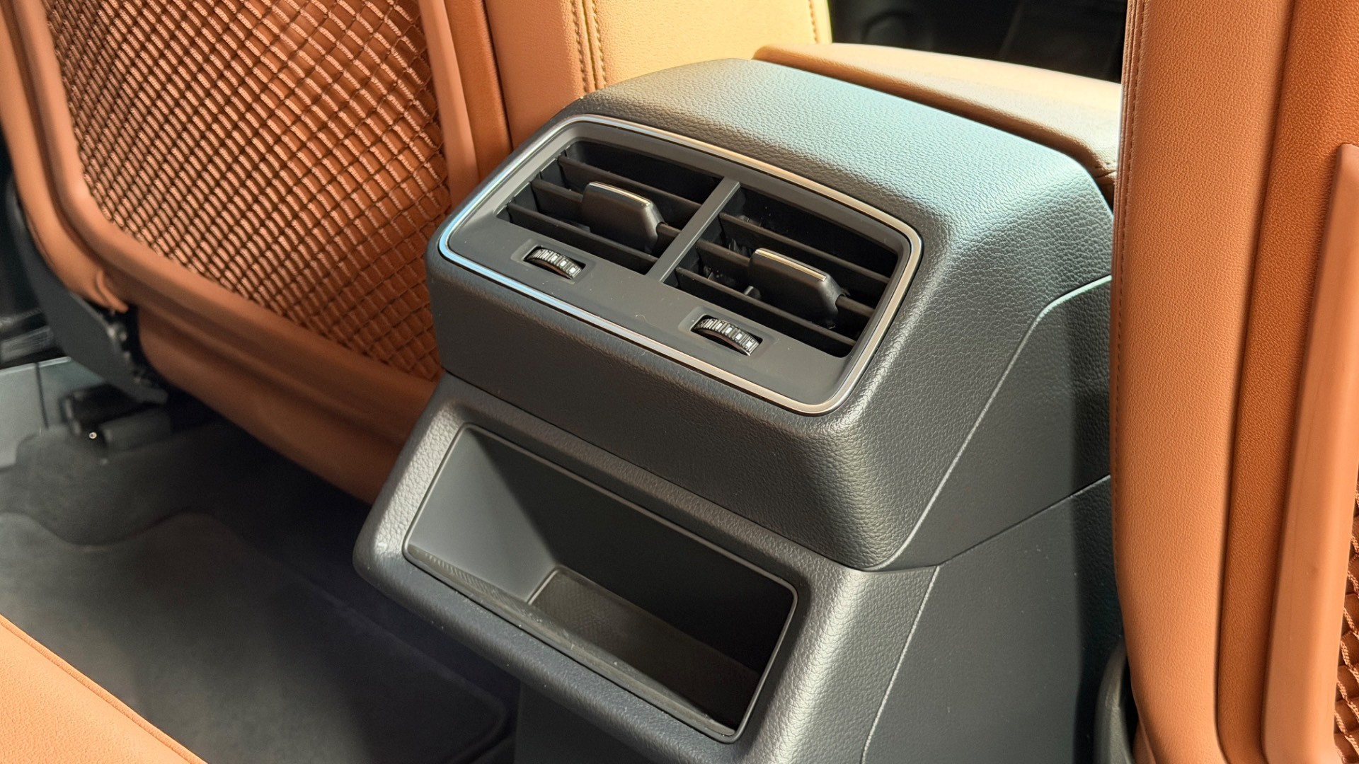 Audi E-tron 55 quattro S line — foto 43