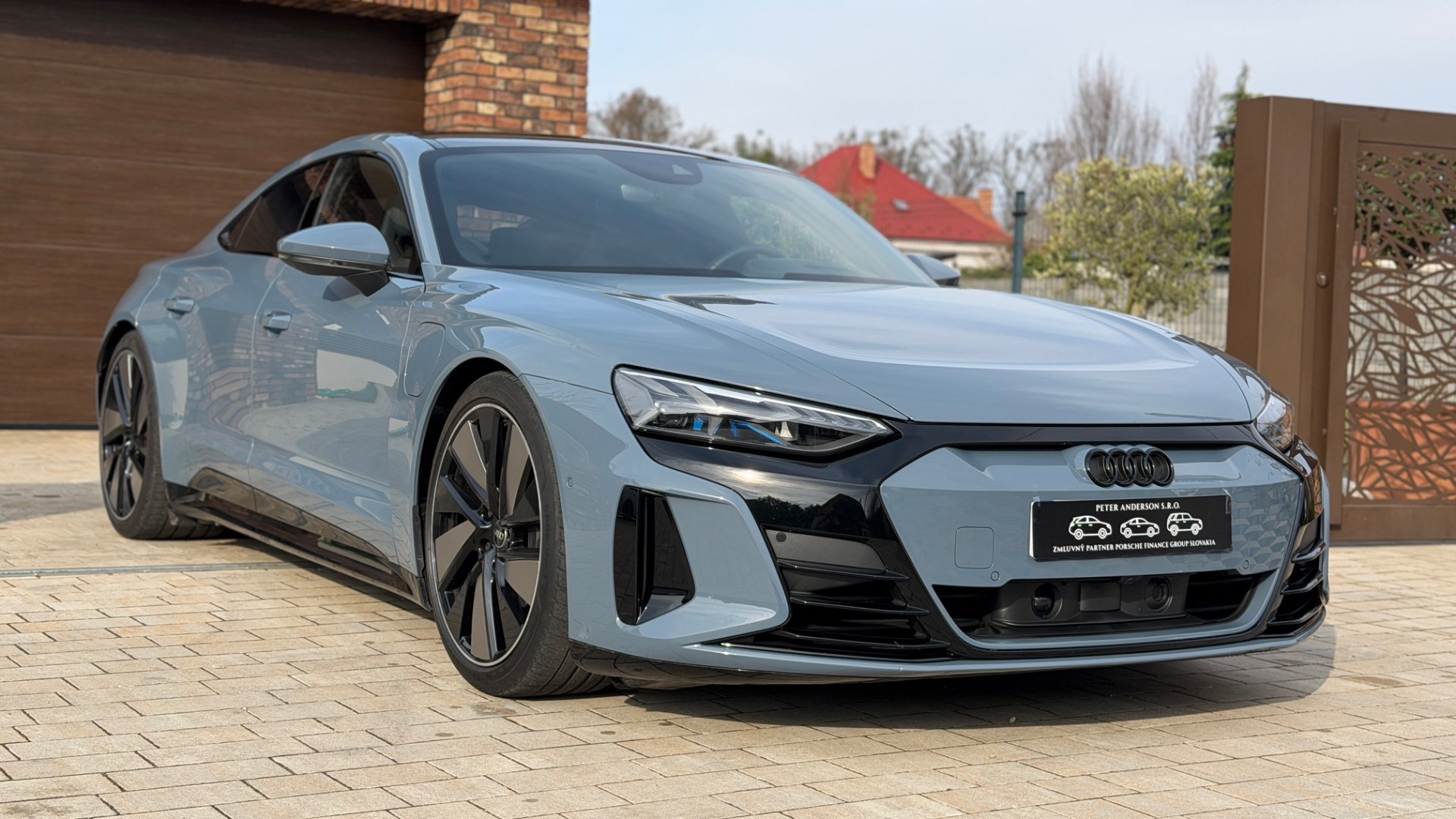 Audi E-tron GT — foto 4