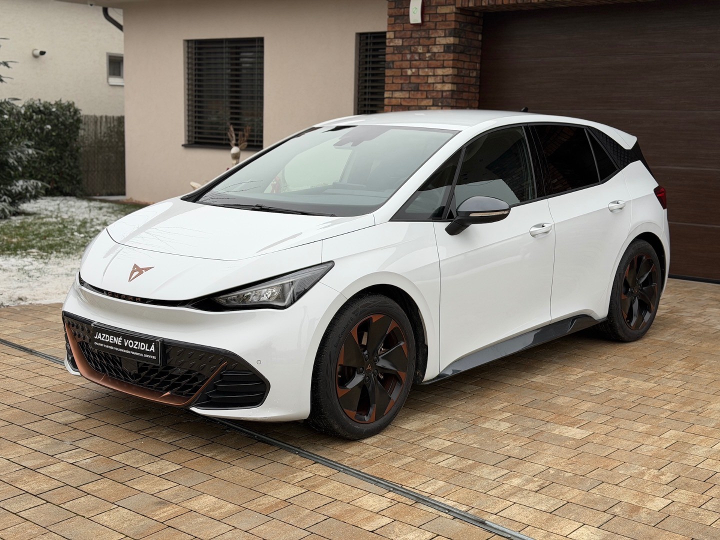 Cupra Born 150kW, 62kWh batéria, batéria 97% — foto 3