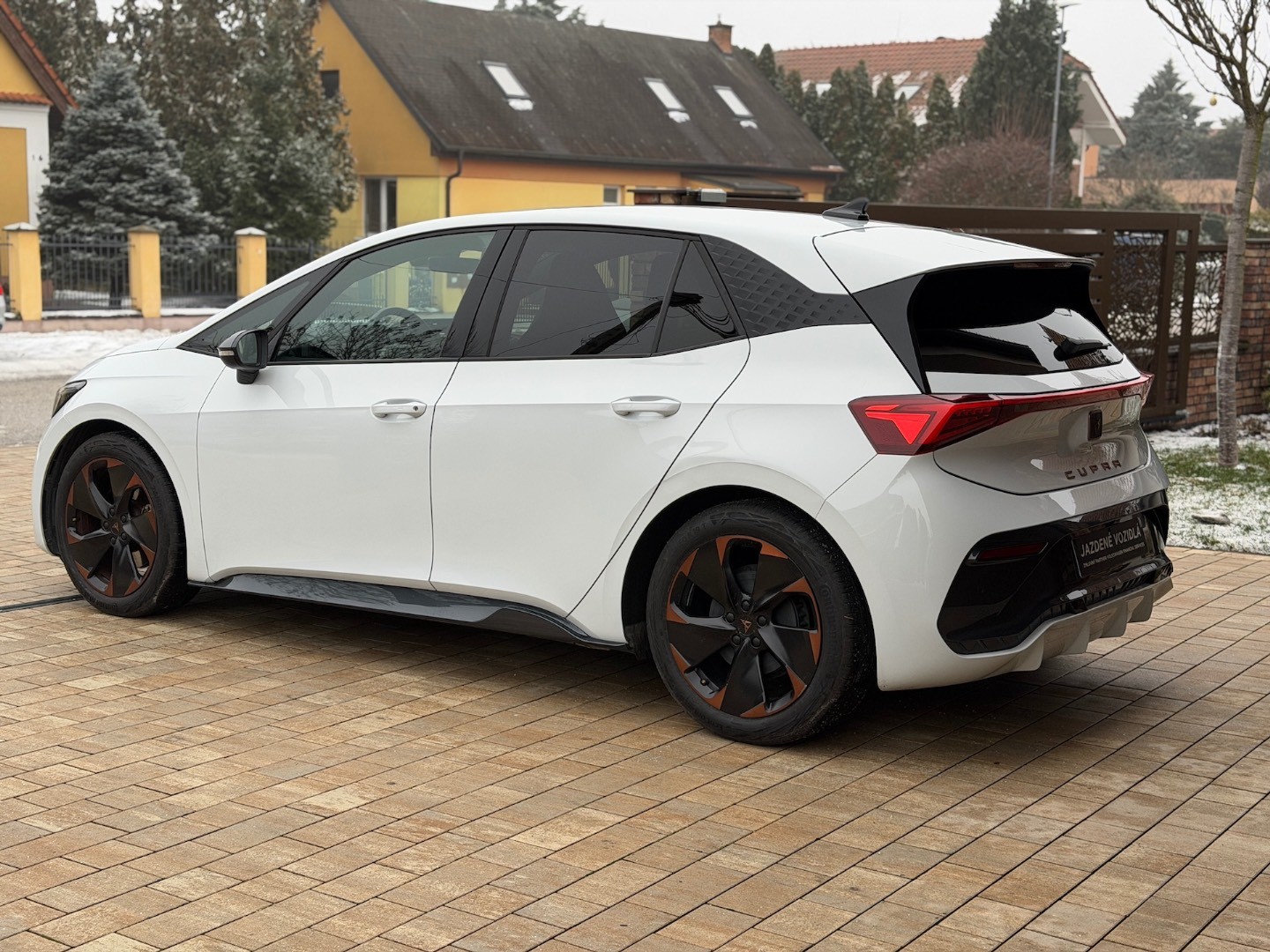 Cupra Born 150kW, 62kWh batéria, batéria 97% — foto 7