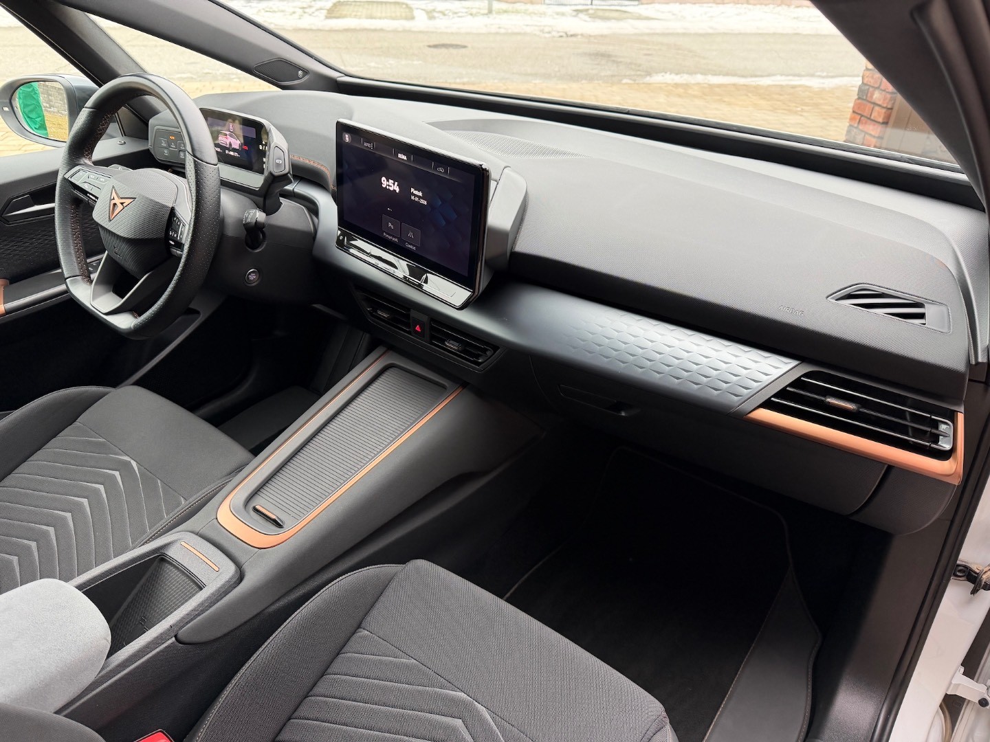 Cupra Born 150kW, 62kWh batéria, batéria 97% — foto 22