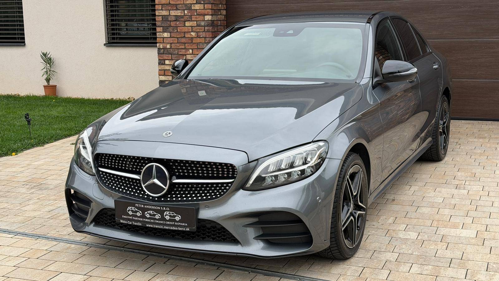 Mercedes-Benz C trieda Sedan 180 A/T — foto 3