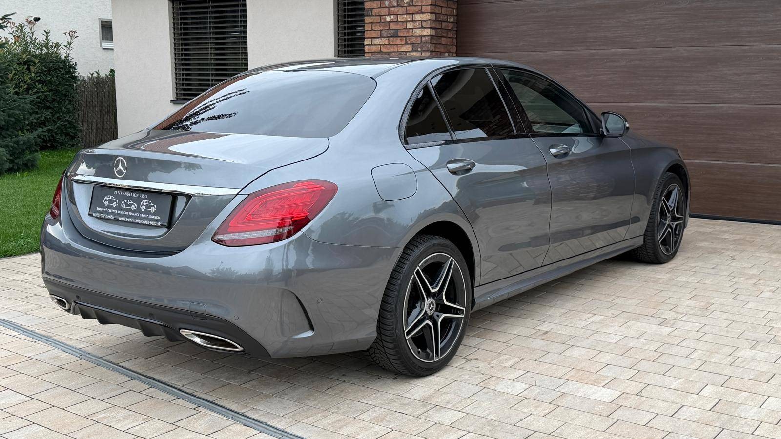 Mercedes-Benz C trieda Sedan 180 A/T — foto 8