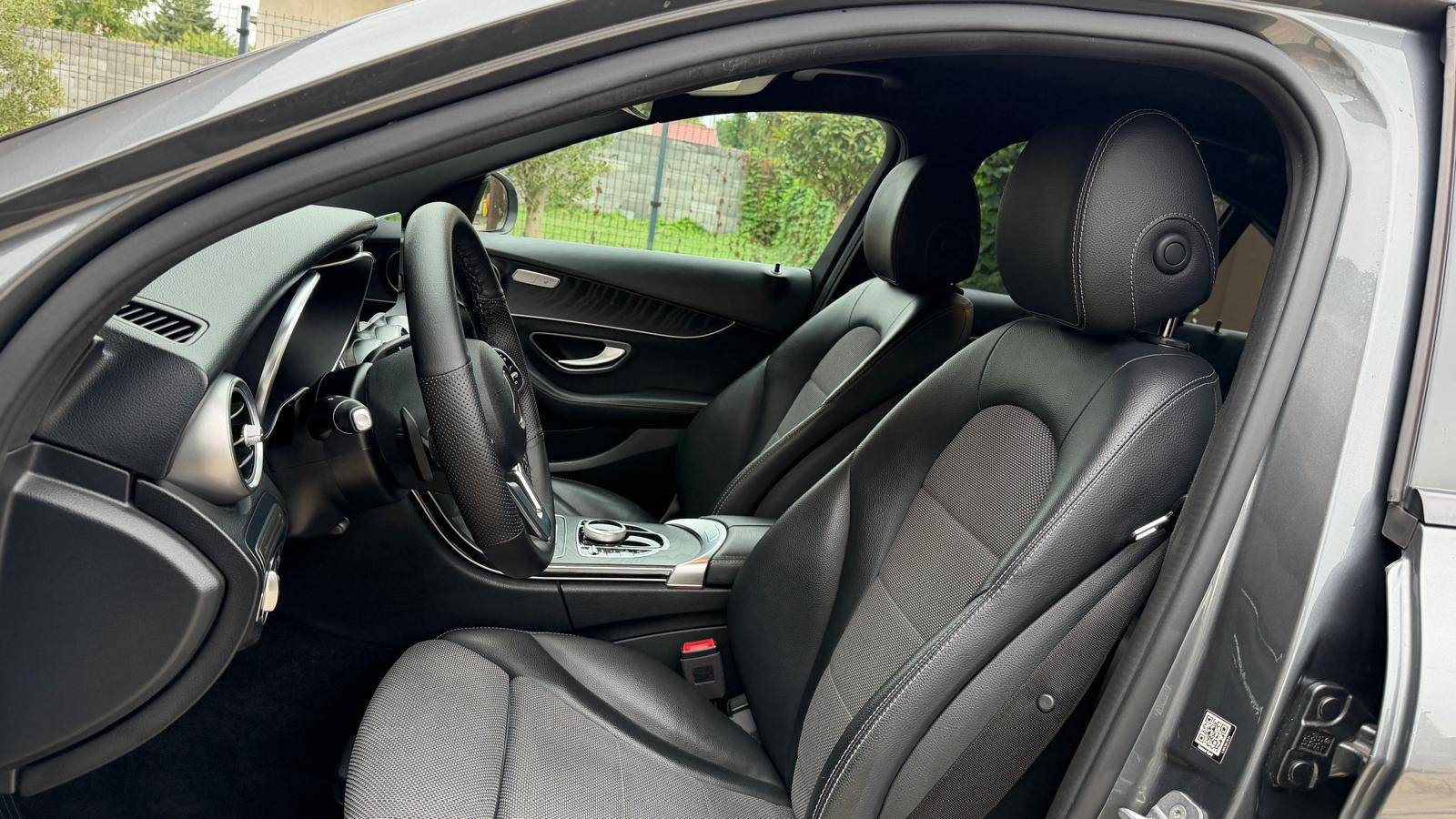 Mercedes-Benz C trieda Sedan 180 A/T — foto 13