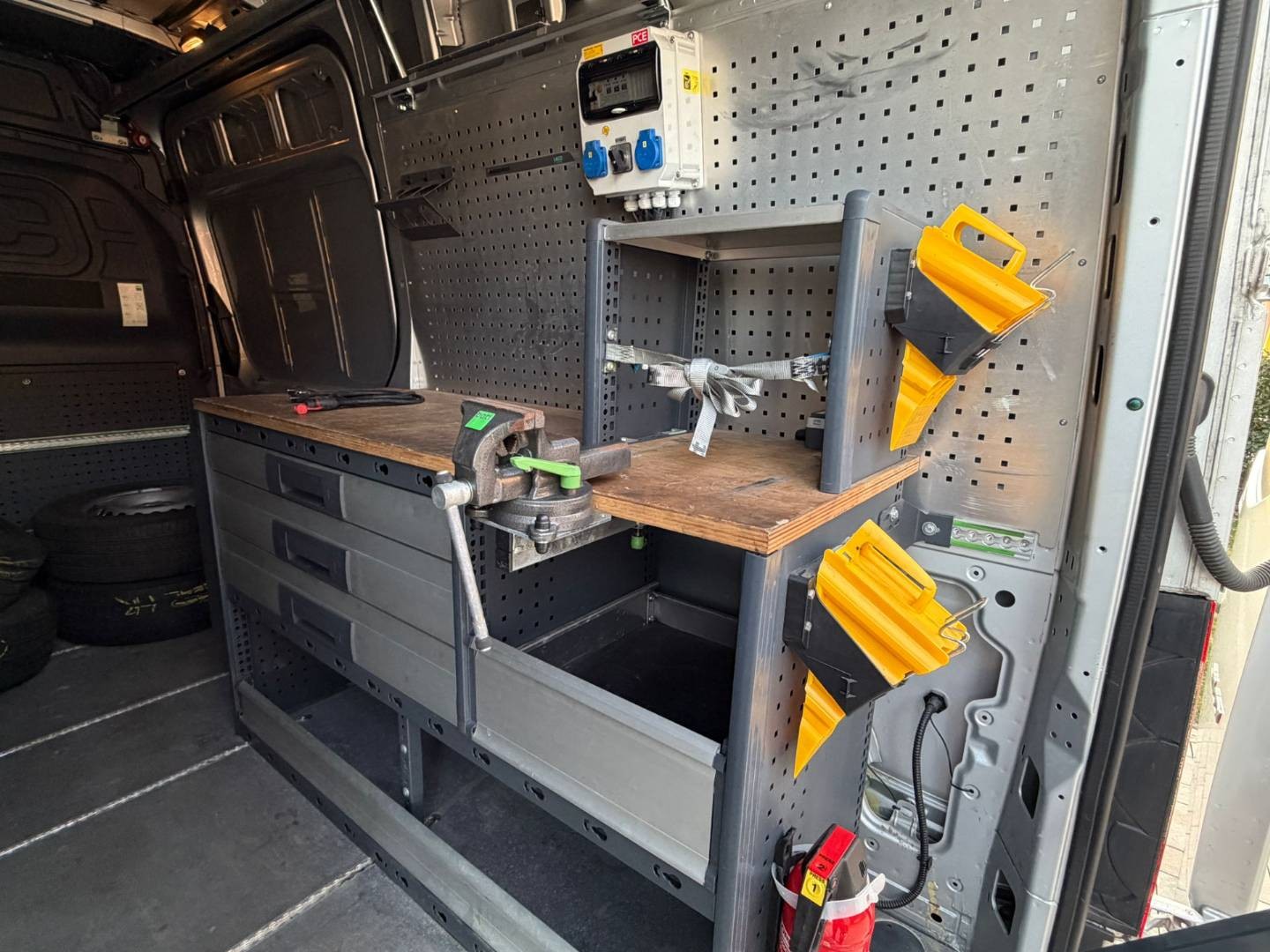 Mercedes-Benz Sprinter 311 CDI Standard A2 FWD BOTT regalový systém+Zdvihák — foto 20