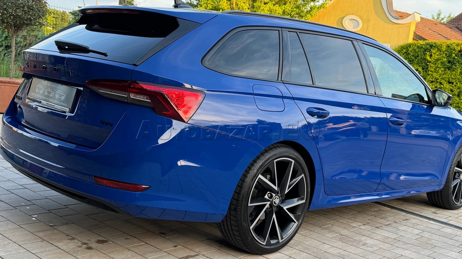 Škoda Octavia Combi 2.0 TDI SCR Style 4x4 DSG — foto 10
