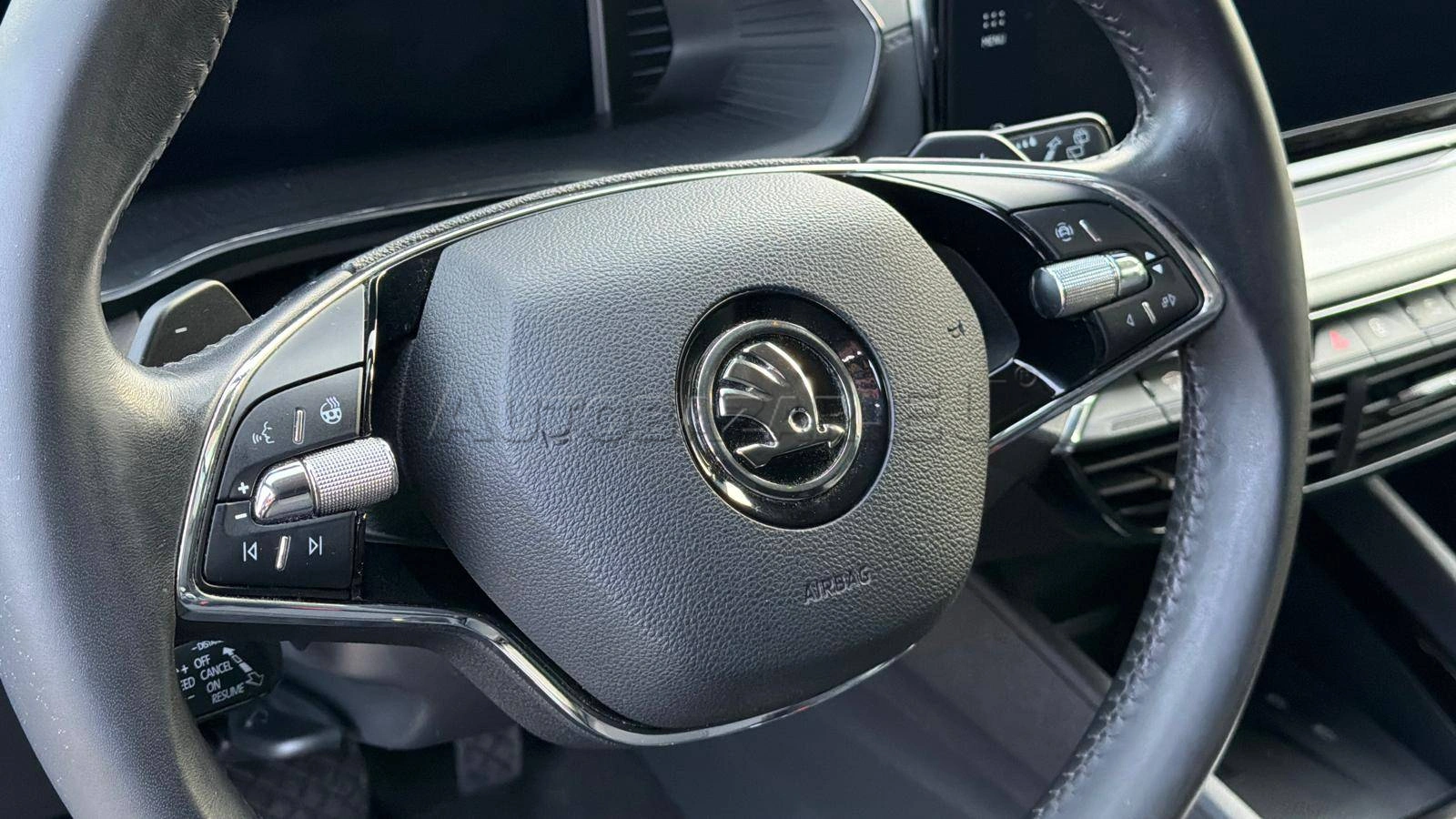 Škoda Octavia Combi 2.0 TDI SCR Style 4x4 DSG — foto 23