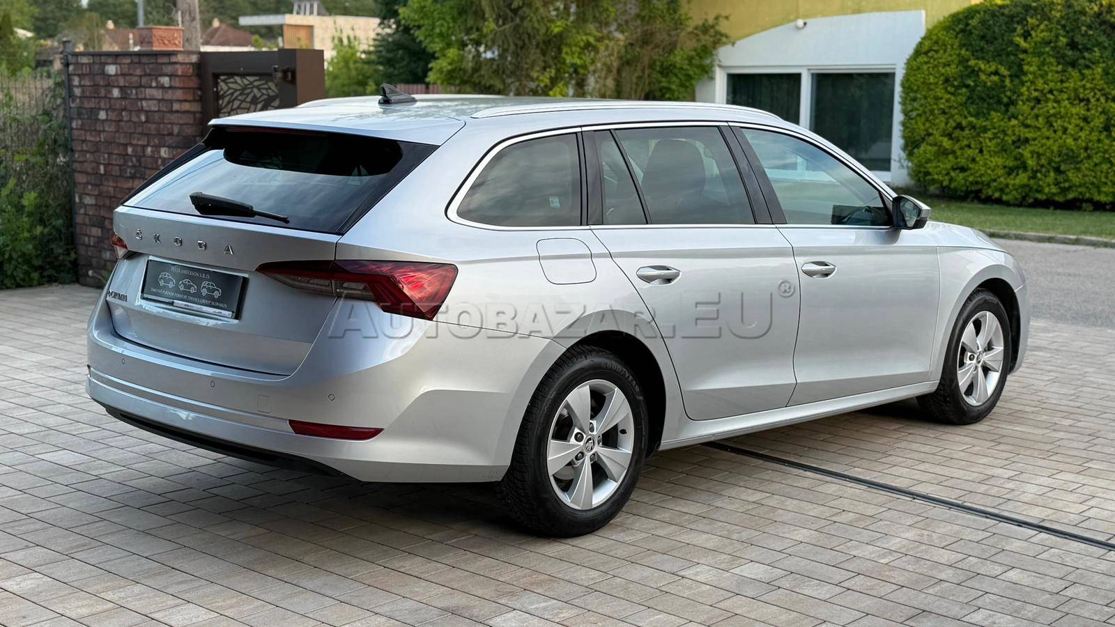 Škoda Octavia Combi 2.0 TDI SCR Style DSG — foto 11