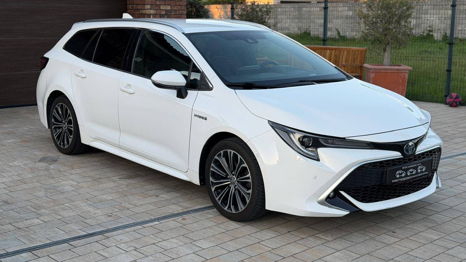 Toyota Corolla Combi TS 2.0 Hybrid Dynamic Force e-CVT Executive — foto 3