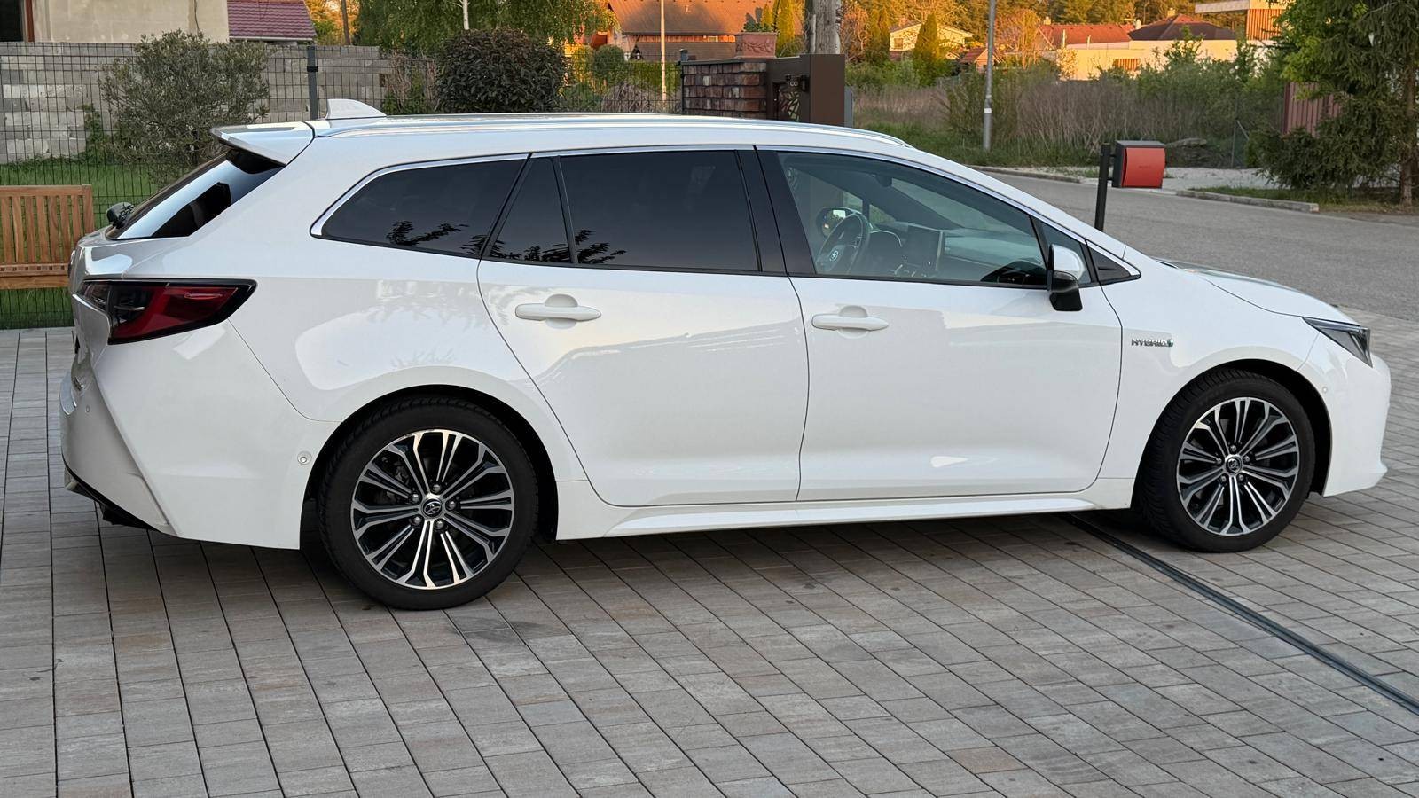 Toyota Corolla Combi TS 2.0 Hybrid Dynamic Force e-CVT Executive — foto 11