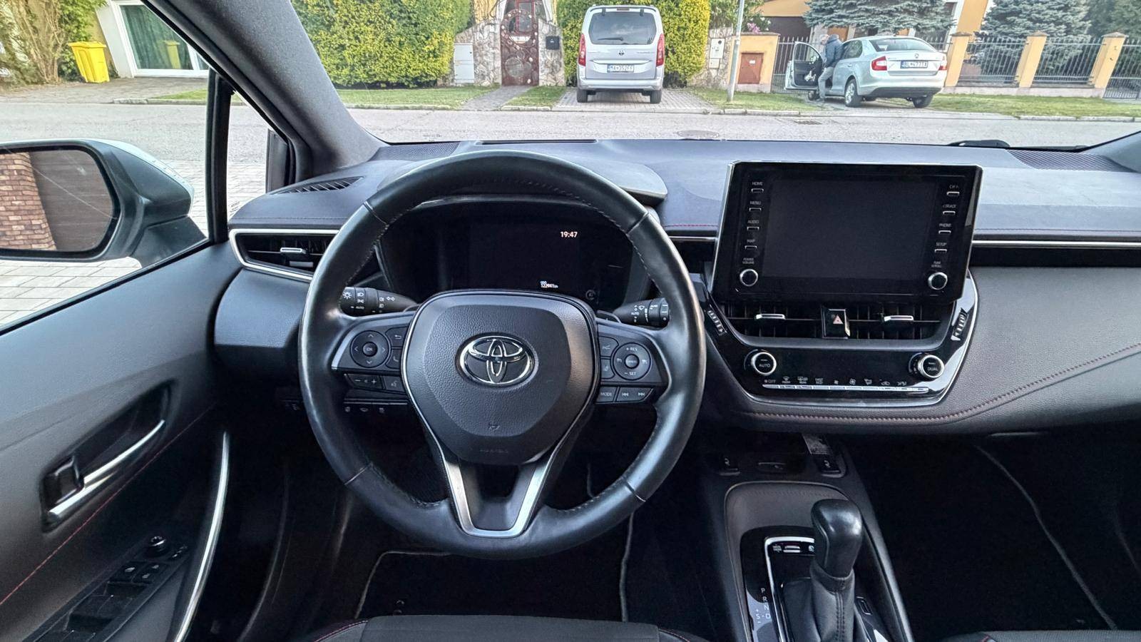 Toyota Corolla Combi TS 2.0 Hybrid Dynamic Force e-CVT Executive — foto 14