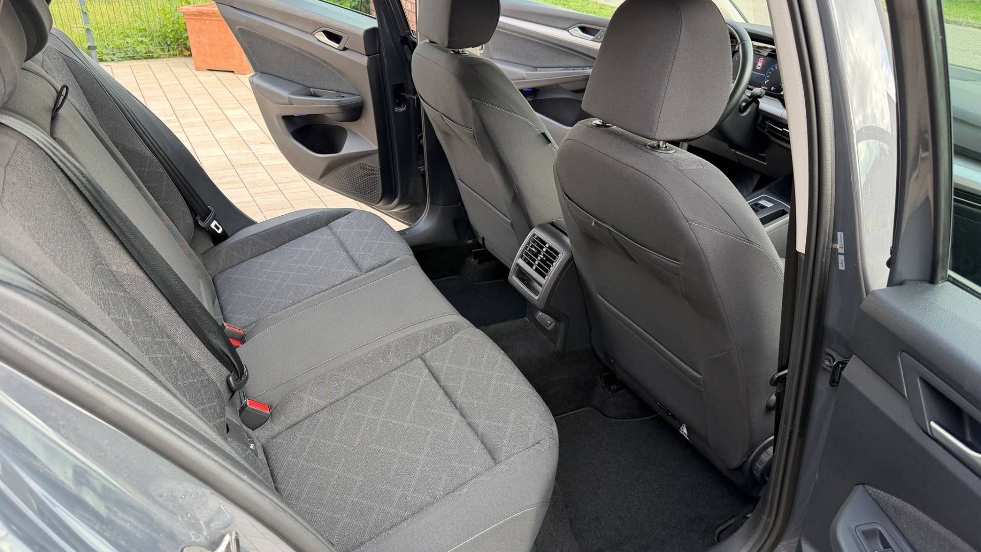 Volkswagen Golf Variant 2.0 TDi DSG,možný úver — foto 17