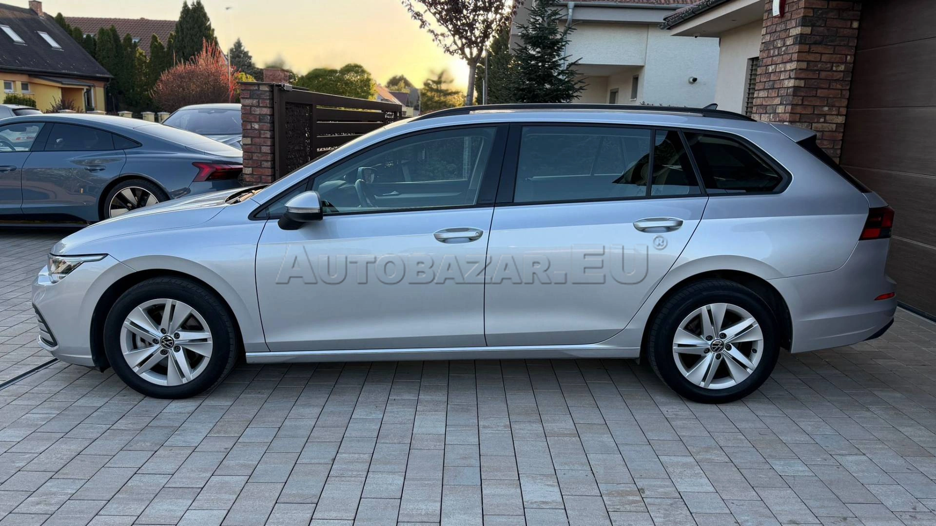 Volkswagen Golf Variant Life 2.0 TDI SCR 85kW DSG — foto 2