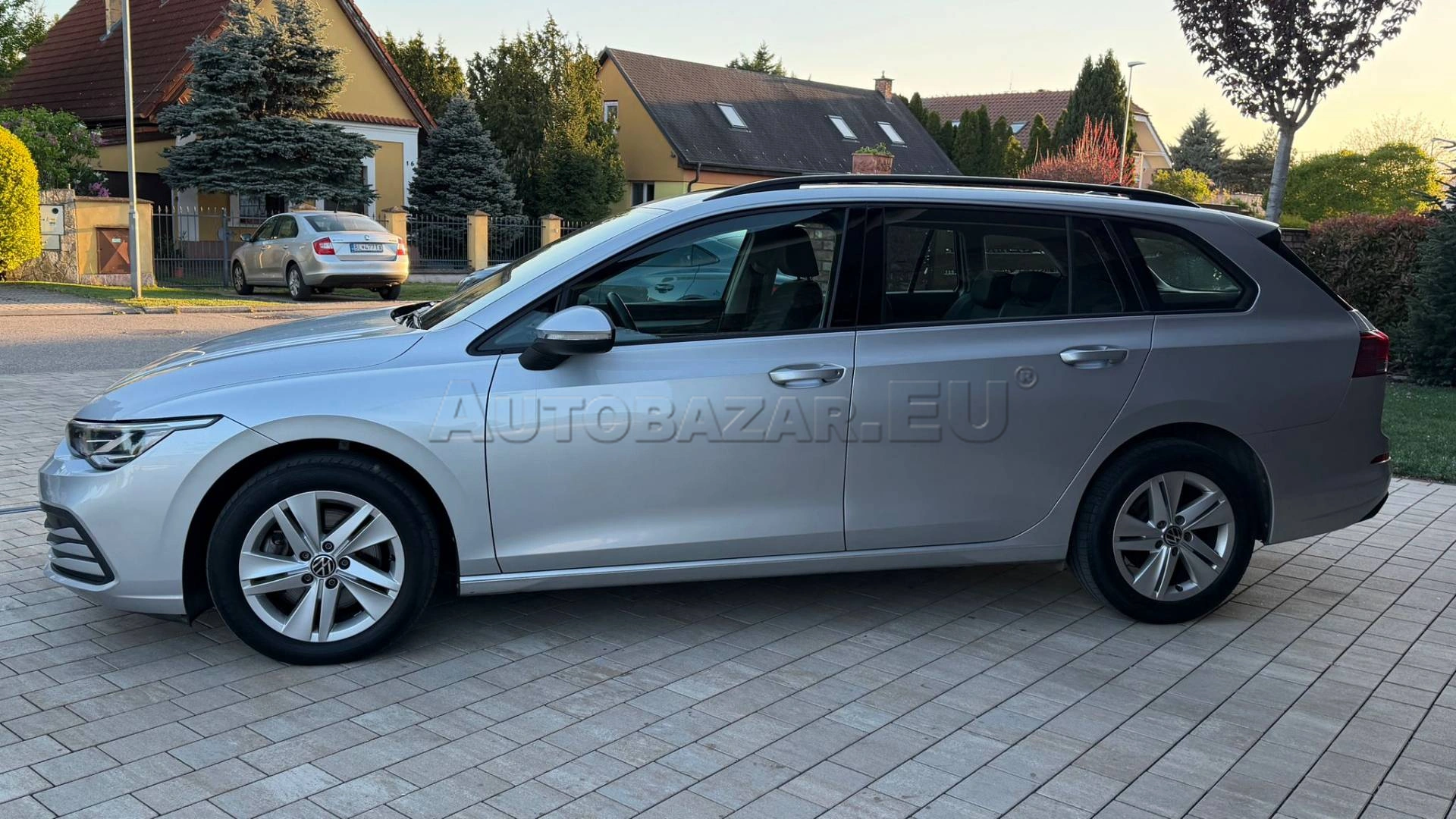 Volkswagen Golf Variant Life 2.0 TDI SCR 85kW DSG — foto 9