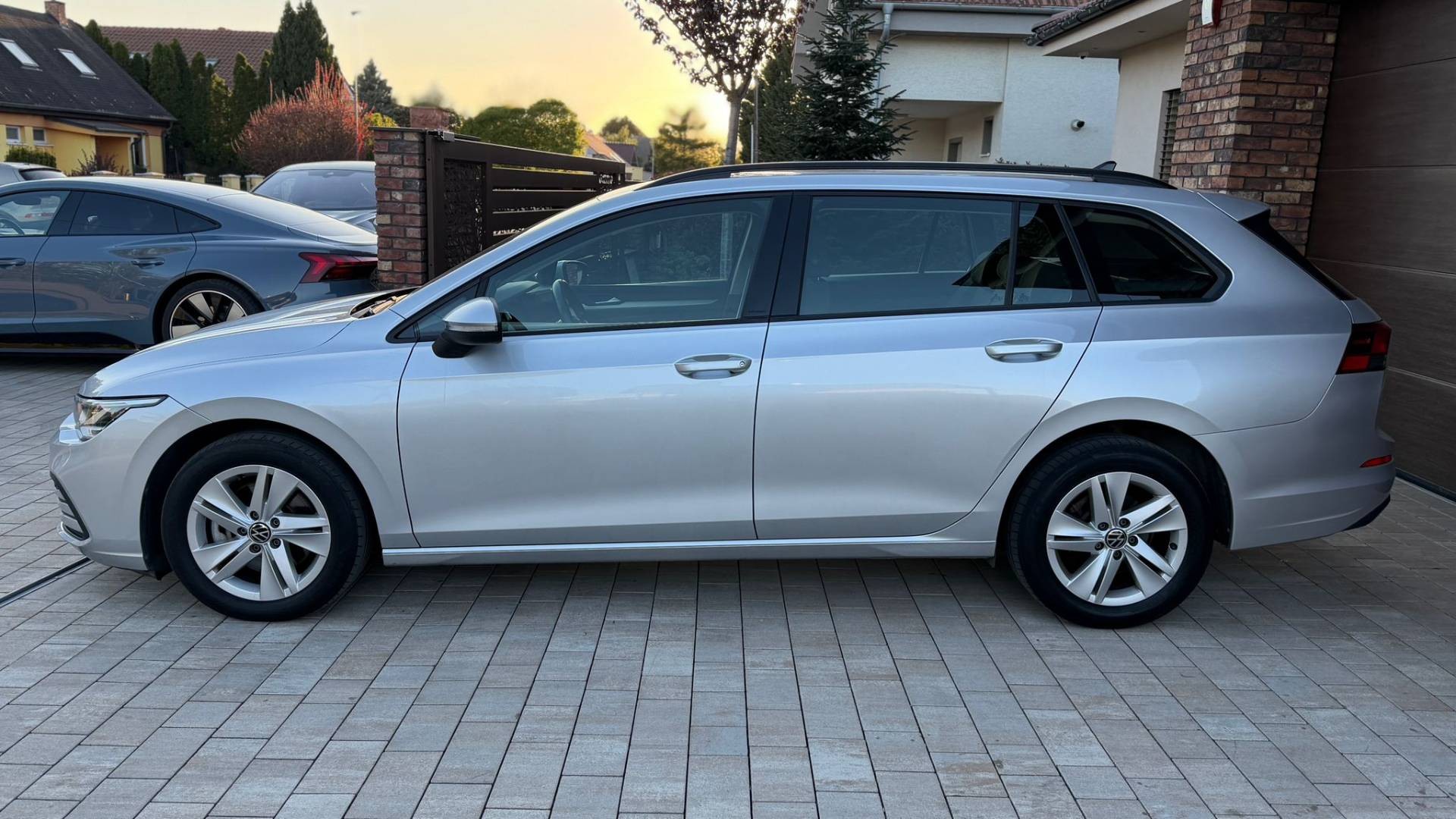 Volkswagen Golf Variant Life 2.0 TDI SCR 85kW DSG — foto 10