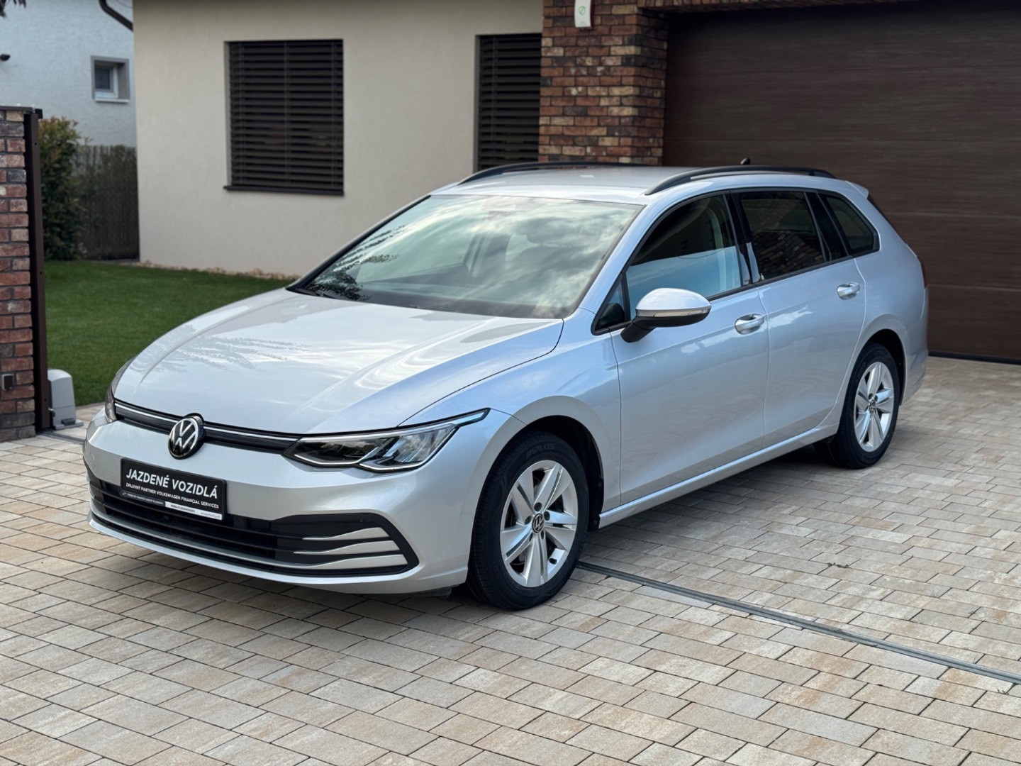 Volkswagen Golf Variant Life 2.0 TDI SCR 85kW DSG — foto 4