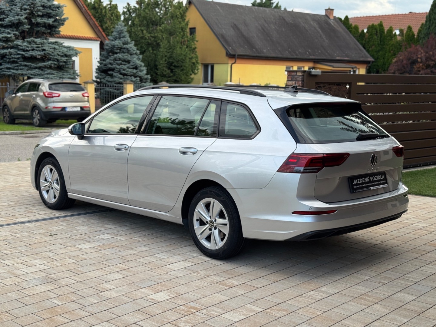 Volkswagen Golf Variant Life 2.0 TDI SCR 85kW DSG — foto 9
