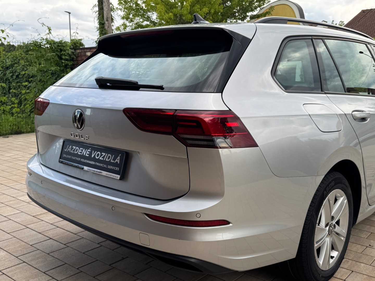 Volkswagen Golf Variant Life 2.0 TDI SCR 85kW DSG — foto 12