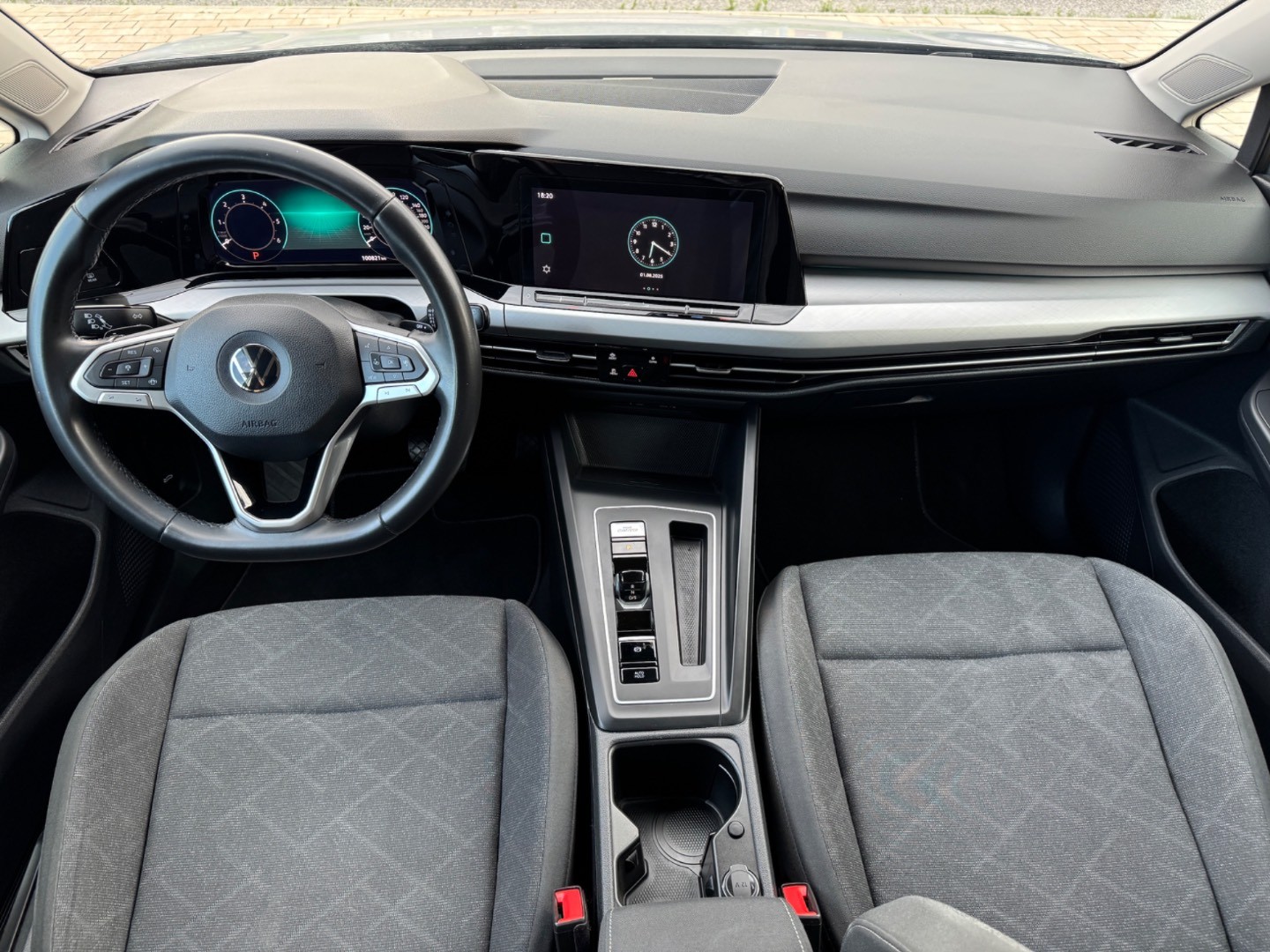 Volkswagen Golf Variant Life 2.0 TDI SCR 85kW DSG — foto 16