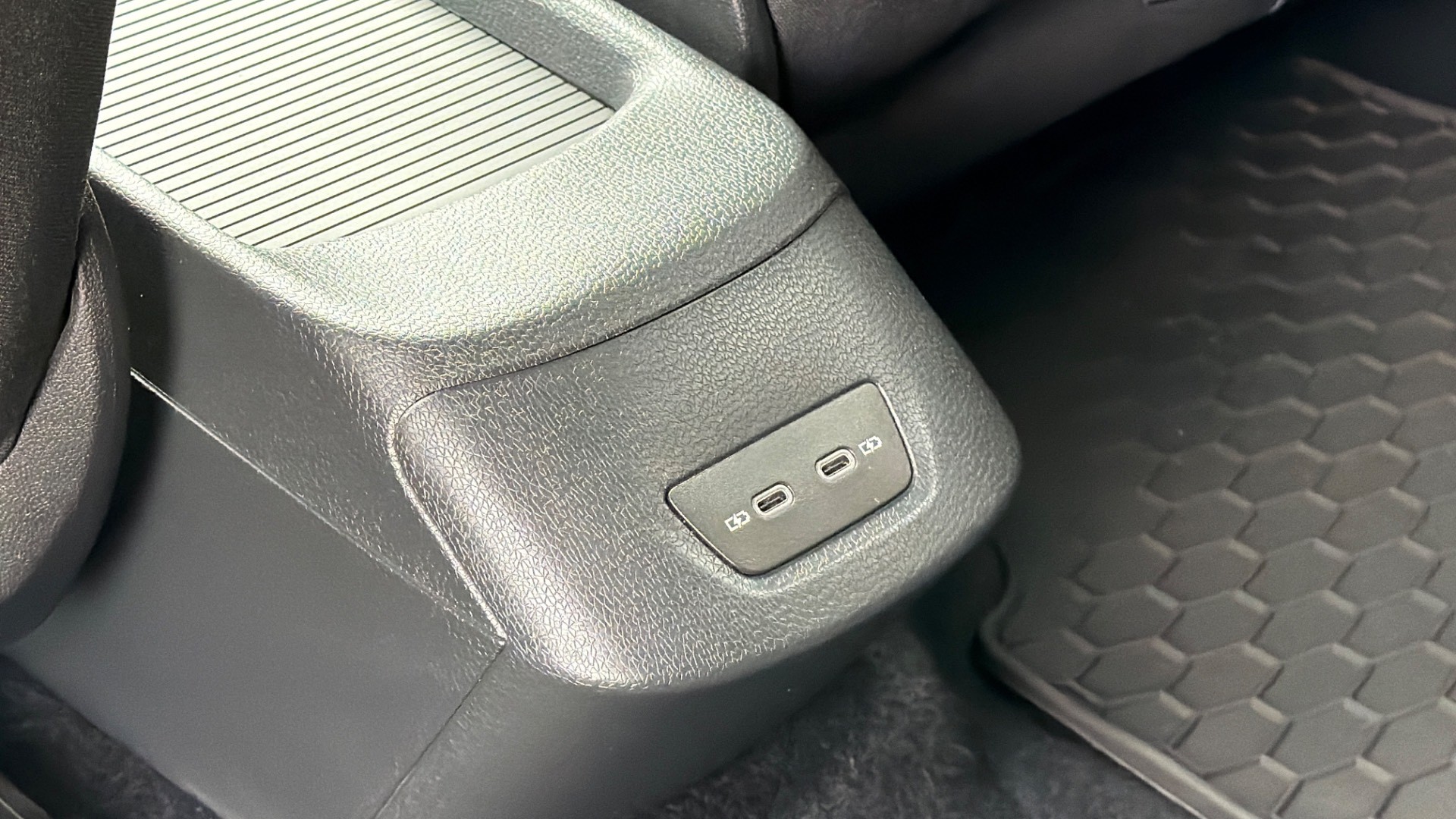 Volkswagen ID.3 ID3 PRO 62kW batéria,  150kW, Facelift — foto 36