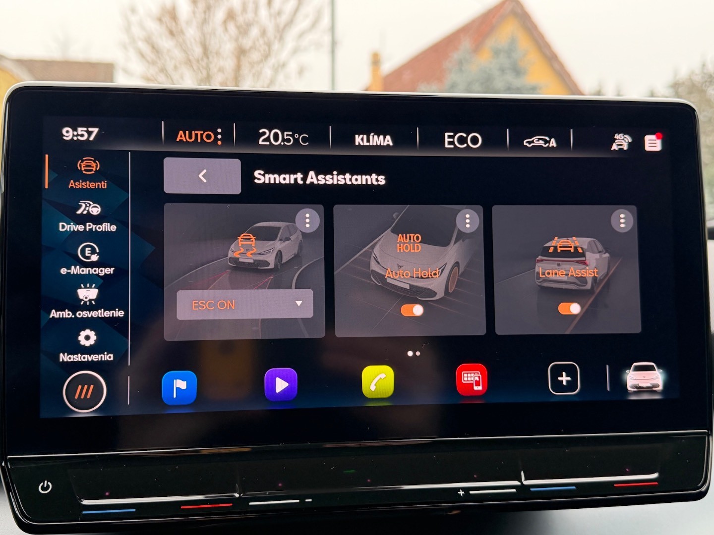 Volkswagen ID.3 podobne ako  - Cupra Born — foto 14
