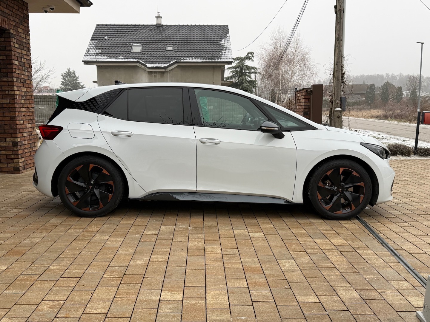 Volkswagen ID.3 podobne ako  - Cupra Born — foto 24