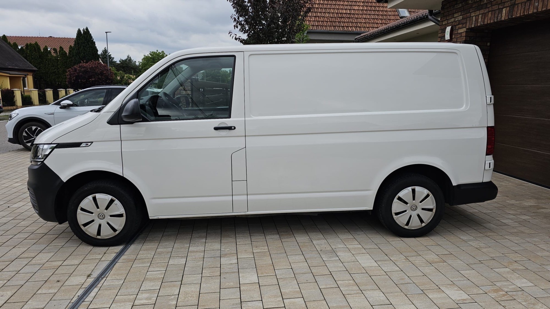 Volkswagen T6 Transporter 2.0TDi,izolovaná užitkova časť s chladiacou jednotkou — foto 3